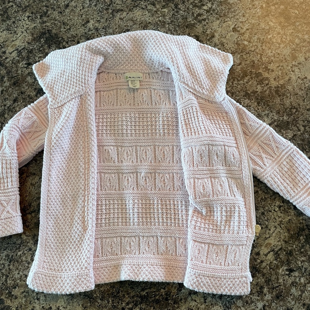 Pink akini sweater size 2T - Picture 3 of 4
